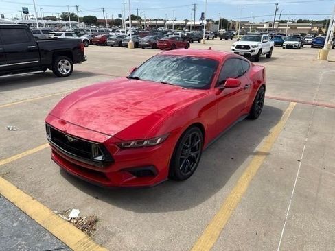Used 2024 Ford Mustang Coupe RWD image 3