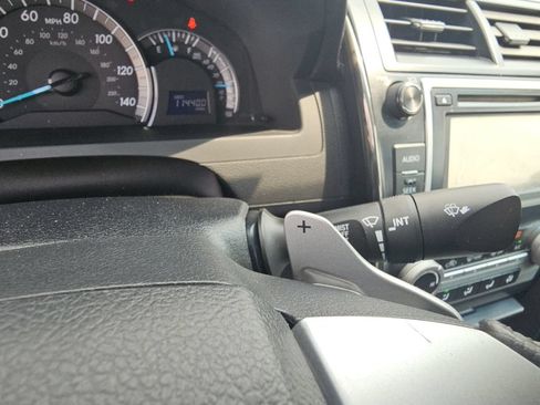 Used 2014 Toyota Camry SE FWD image 13