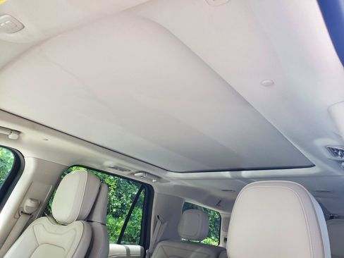 Used 2018 Lincoln Navigator Reserve AWD/4WD image 32