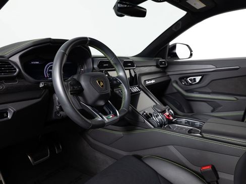 Used 2021 Lamborghini Urus AWD/4WD image 25