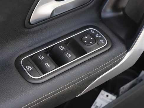 Used 2025 Mercedes-Benz CLA 250 4MATIC image 16