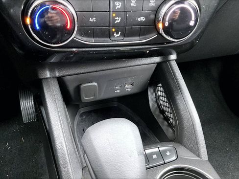 Used 2025 Chevrolet TrailBlazer LT FWD image 14