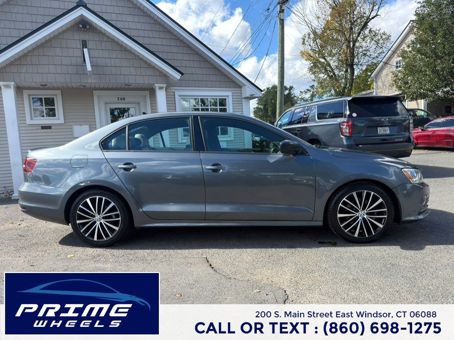 Used 2016 Volkswagen Jetta Sport FWD image 8