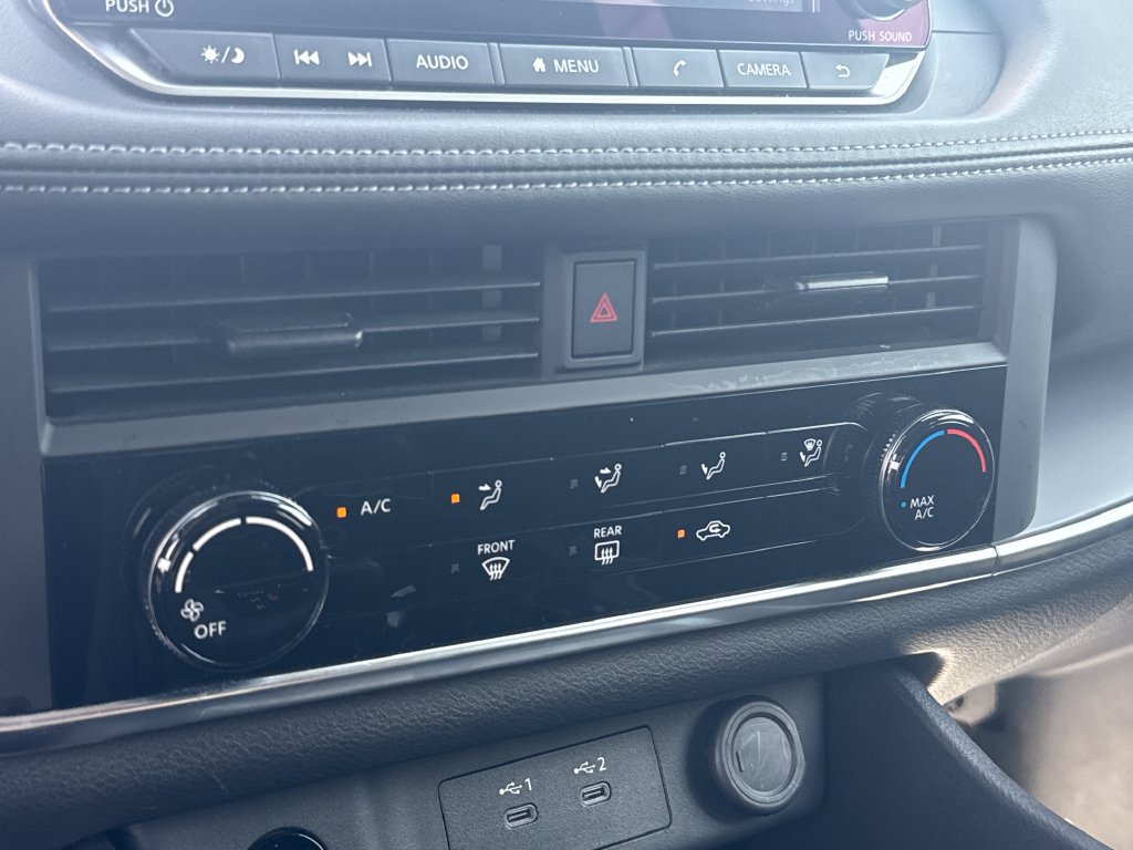 Used 2024 Nissan Rogue S FWD image 19
