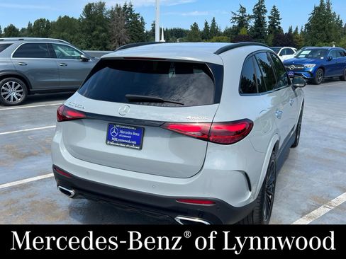 Used 2025 Mercedes-Benz GLC 350e 4MATIC w/ AMG Line image 9