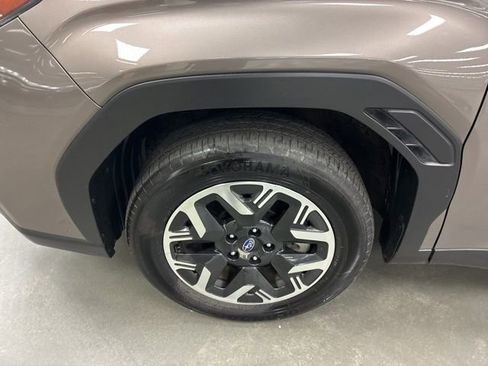 Used 2025 Subaru Forester Premium AWD/4WD image 38