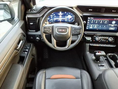 Used 2024 GMC Sierra 1500 AT4 w/ Technology Package image 20