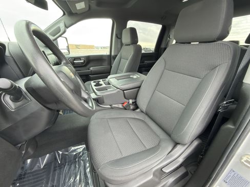 Used 2022 Chevrolet Silverado 2500 Custom w/ Custom Convenience Package image 18