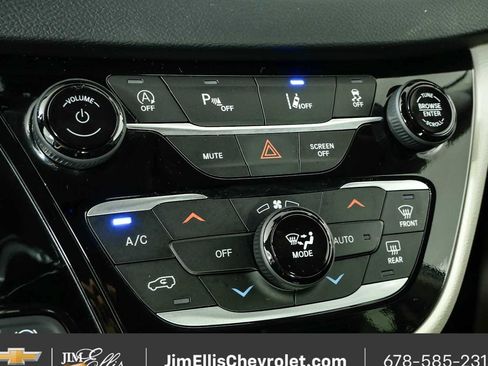 Used 2024 Chrysler Pacifica Touring-L FWD image 15