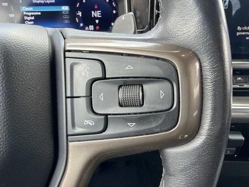 Used 2023 Chevrolet Silverado 1500 High Country w/ Technology Package AWD/4WD image 26