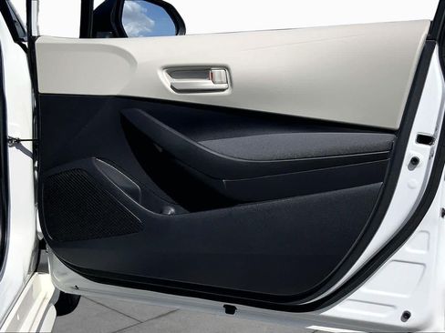 Used 2023 Toyota Corolla LE FWD image 43