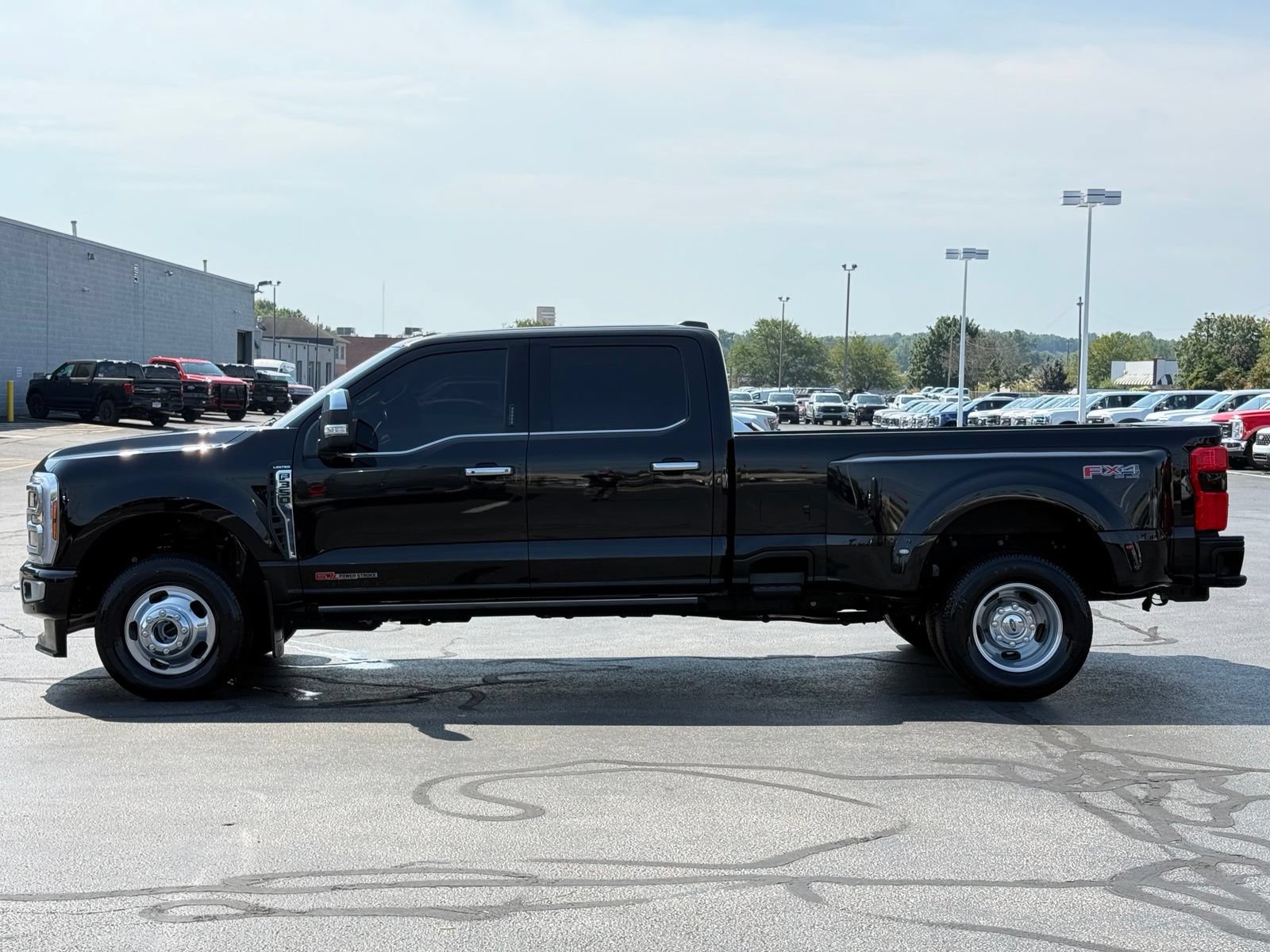 Used 2024 Ford F350 Limited w/ FX4 Off-Road Package AWD/4WD image 7