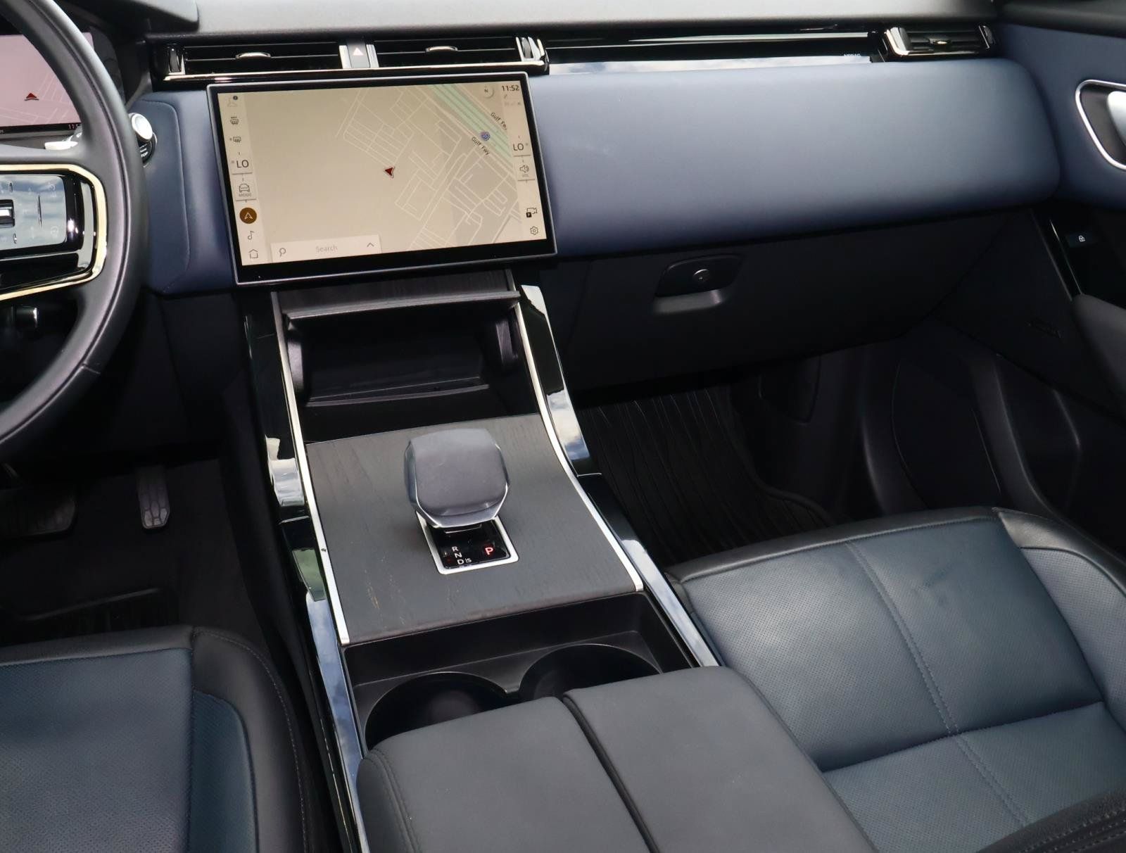 Used 2024 Land Rover Range Rover Velar S AWD/4WD image 12