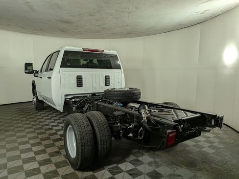 New 2026 GMC Sierra 3500 Pro w/ Convenience Package AWD/4WD image 4