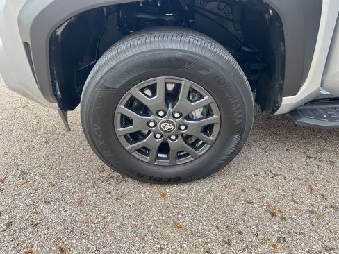 Certified 2025 Toyota 4Runner SR5 image 29