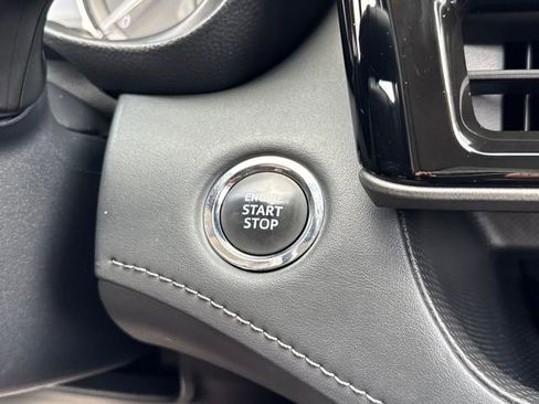 Used 2023 Toyota Highlander XLE image 15