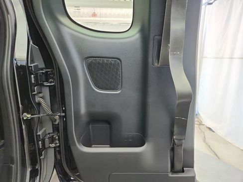 Used 2023 Nissan Frontier SV w/ Technology Package RWD image 21