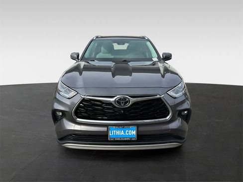 Used 2021 Toyota Highlander Platinum image 6