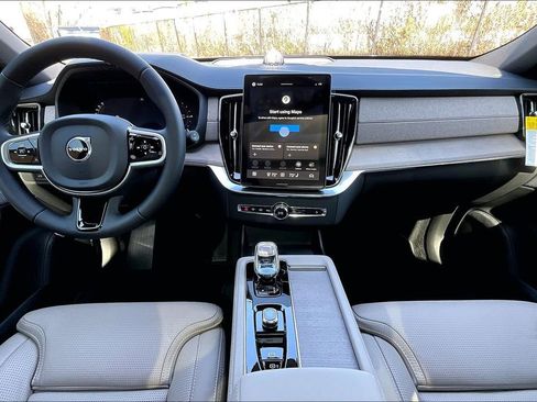 New 2026 Volvo XC90 T8 Ultra w/ Protection Package Premier AWD/4WD image 9
