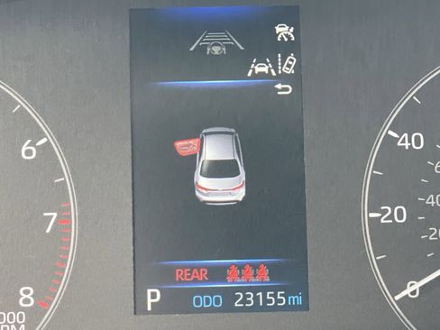 Used 2025 Toyota Corolla LE image 33