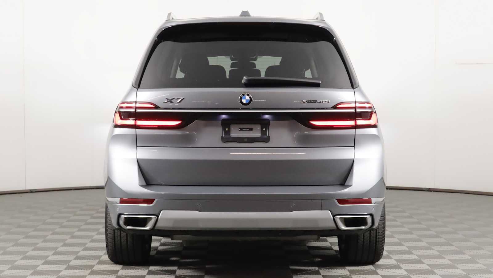 Used 2026 BMW X7 xDrive40i w/ Premium Package AWD/4WD image 5