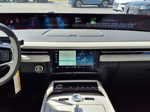 New 2026 Lincoln Navigator Premiere AWD/4WD image 12