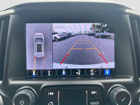 Used 2024 GMC Terrain SLT w/ Infotainment Package II AWD/4WD image 16