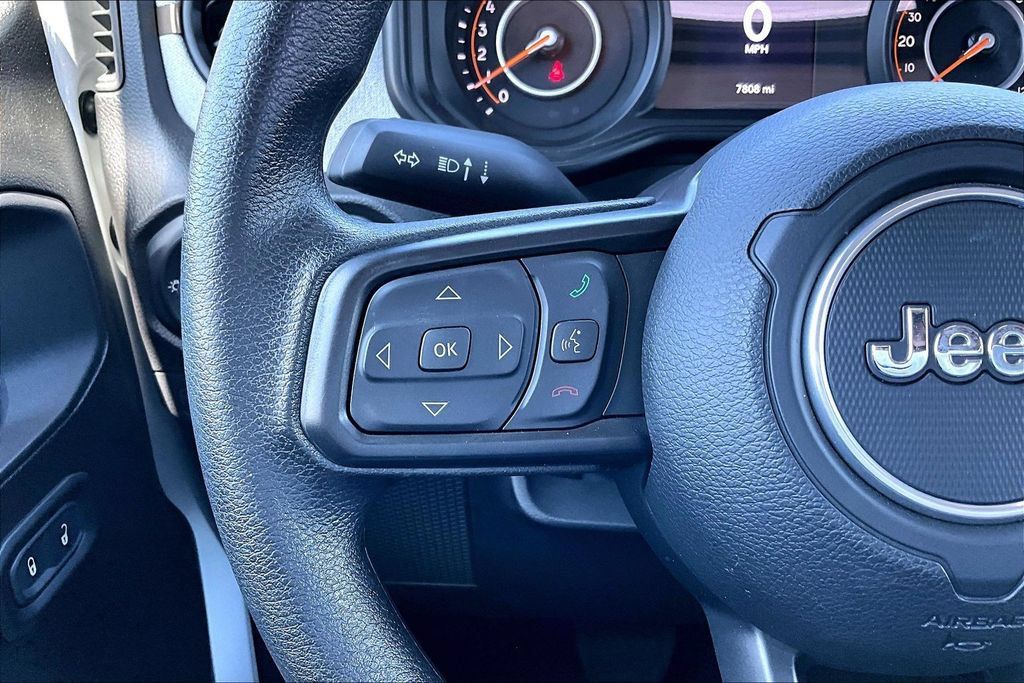 Certified 2025 Jeep Wrangler Sport AWD/4WD image 6