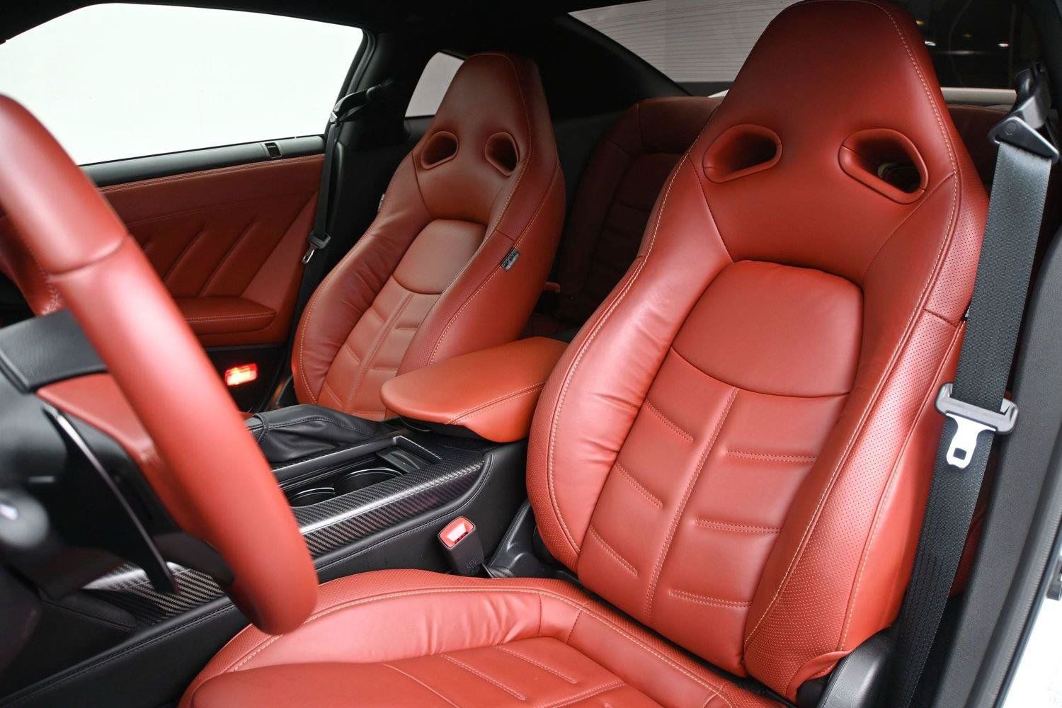 Certified 2024 Nissan GT-R Premium w/ Premium Interior Package AWD/4WD image 10