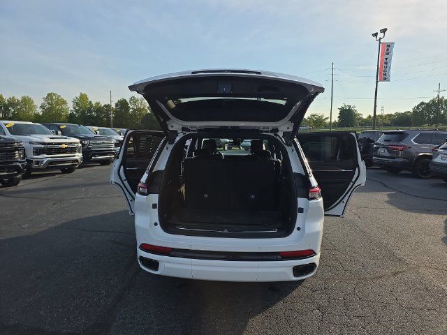 Used 2023 Jeep Grand Cherokee L Summit w/ Advanced Protech Group IV AWD/4WD image 14