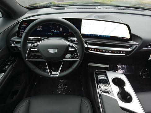 Used 2024 Cadillac Lyriq Tech AWD/4WD image 14
