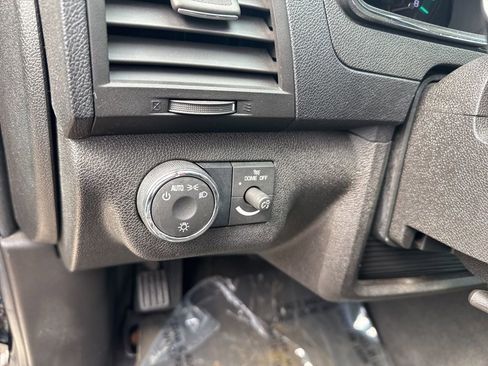 Used 2011 Chevrolet Traverse LT w/ All-Star Package image 10