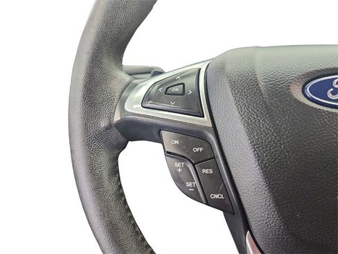 Used 2018 Ford Fusion SE w/ Fusion SE Technology Package image 32