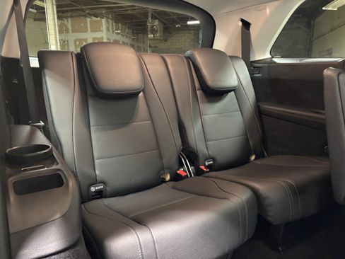 Used 2023 Mercedes-Benz GLS 450 4MATIC image 40