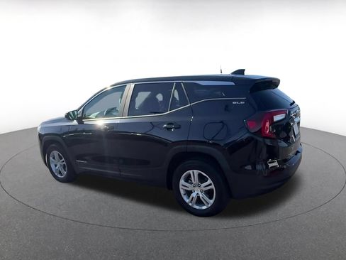 Used 2024 GMC Terrain SLE FWD image 8
