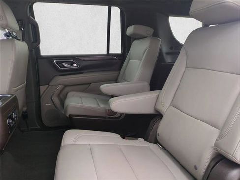 Used 2021 Chevrolet Suburban Z71 w/ Z71 Off-Road Package AWD/4WD image 20