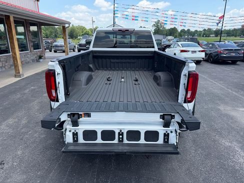 Used 2022 GMC Sierra 3500 Denali w/ Denali Ultimate Package AWD/4WD image 8