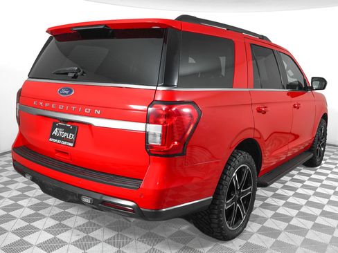 Used 2023 Ford Expedition XL AWD/4WD image 5