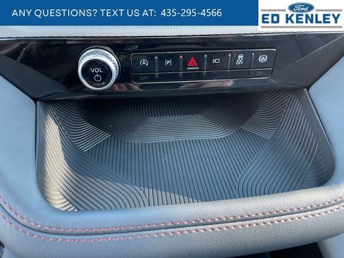 New 2026 Ford Explorer Active w/ Active Comfort Package image 17