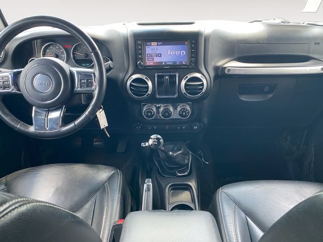 Used 2015 Jeep Wrangler Rubicon w/ Power Convenience Group AWD/4WD image 10