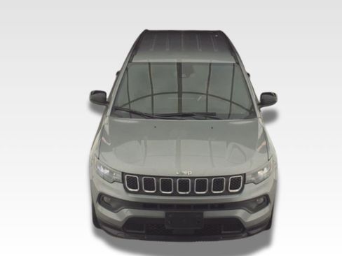 Used 2023 Jeep Compass Latitude image 4