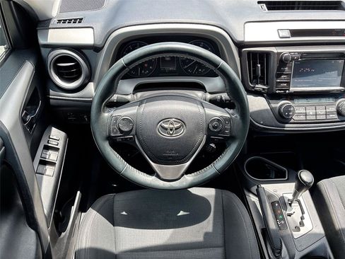 Used 2017 Toyota RAV4 XLE FWD image 21
