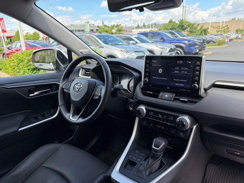 Certified 2022 Toyota RAV4 XLE Premium AWD/4WD image 19