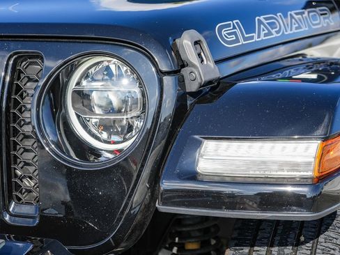 Certified 2022 Jeep Gladiator Overland image 5