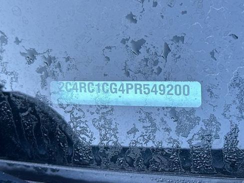 Used 2023 Chrysler Voyager LX image 3