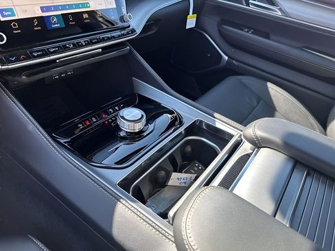 New 2026 Jeep Grand Wagoneer L image 36