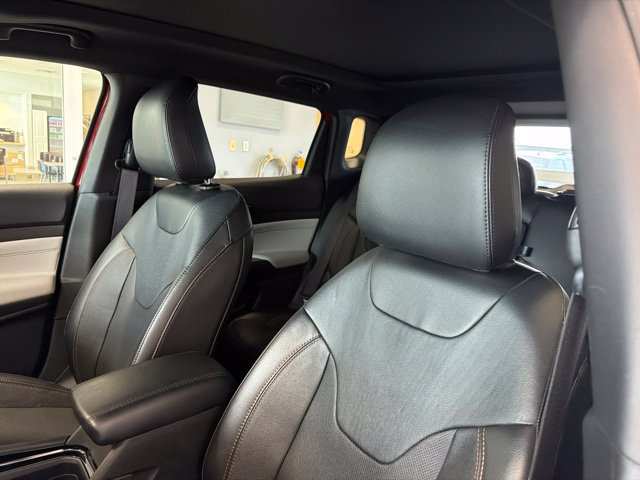 Used 2023 Jeep Compass Limited w/ Sun and Sound Group AWD/4WD image 12