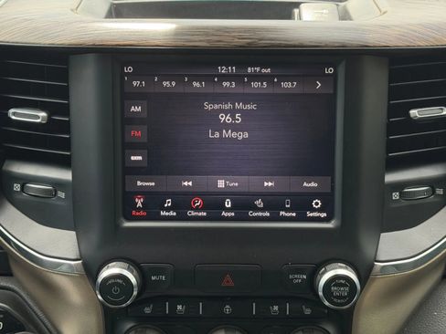 Used 2019 RAM 1500 Laramie AWD/4WD image 21