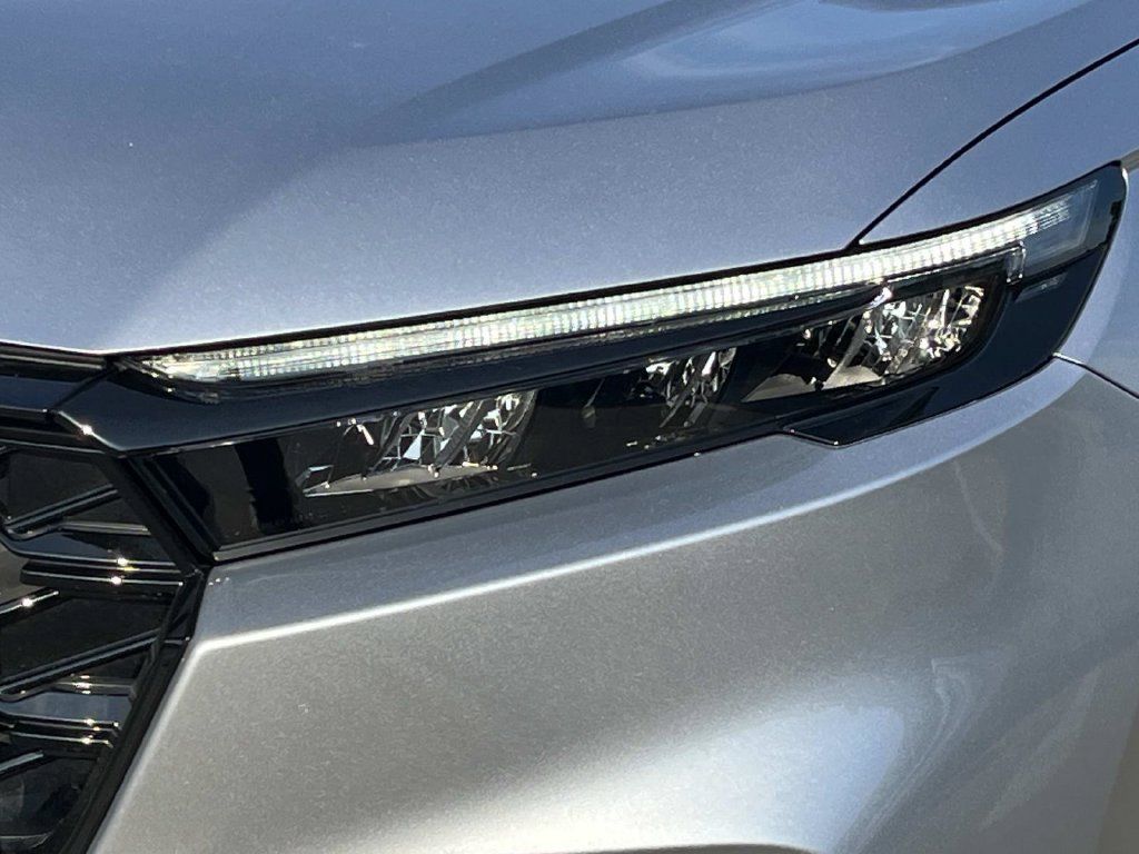 Used 2025 Honda CR-V Sport Touring image 9