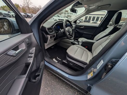 Used 2026 Ford Escape Platinum w/ Equipment Group 601A image 8